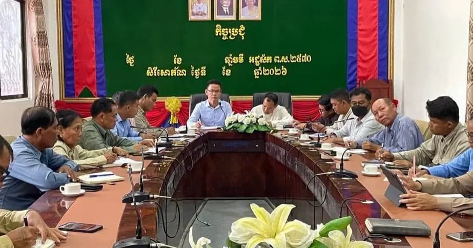អាជ្ញាធរក្រុងសិរីសោភ័ណ បើកកិច្ចប្រជុំត្រួតពិនិត្យវឌ្ឍនភាពគម្រោងប្រព័ន្ធទឹកកខ្វក់ និងពិភាក្សាគម្រោងសាងសង់ផ្លូវថ្មើរជើង