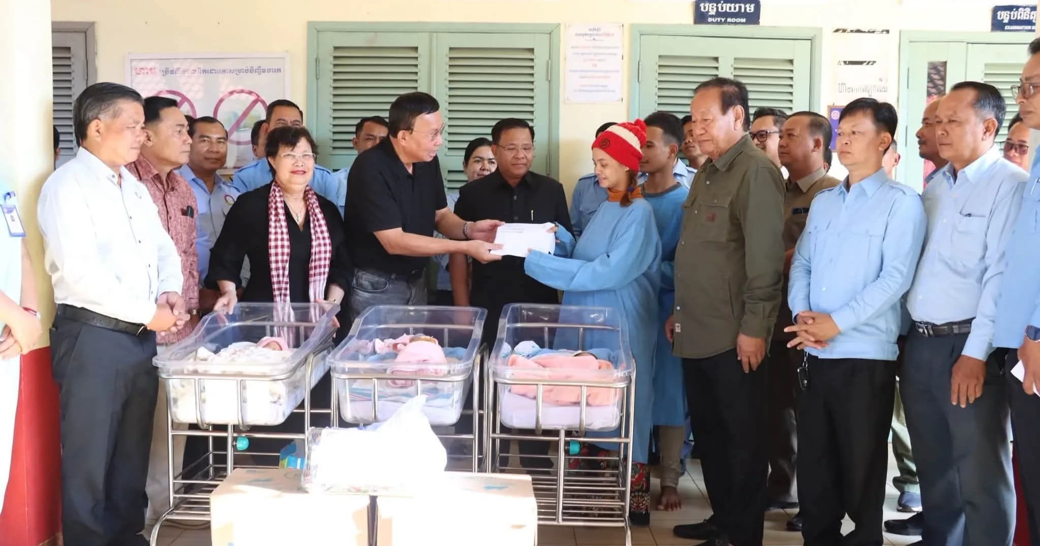 គ្រួសារកូនភ្លោះ៣ នៅខេត្តមណ្ឌលគិរី ទទួលបានអំណោយដ៏ថ្លៃថ្លារបស់ សម្តេចតេជោ, សម្តេចកិត្តិព្រឹទ្ធបណ្ឌិត, សម្តេចធិបតី និងលោកជំទាវបណ្ឌិត